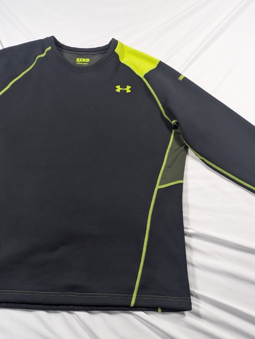 Under Armour Scent Control Heavyweight Thermal Fleece Base Layer Top - Men's XL
